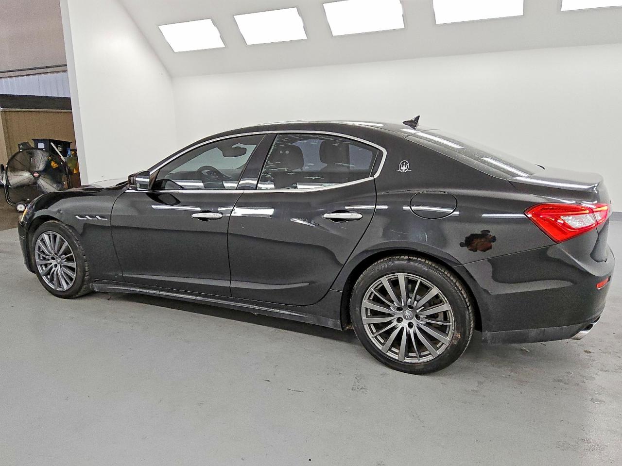 2017 MASERATI GHIBLI photo 2