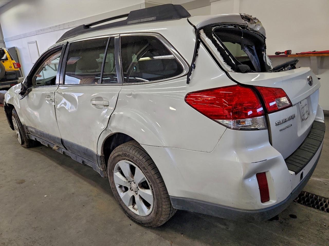 2012 SUBARU OUTBACK 2.5I PREMIUM photo 2