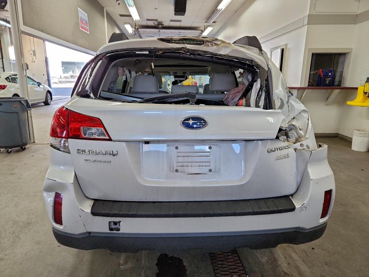 2012 SUBARU OUTBACK 2.5I PREMIUM photo 6