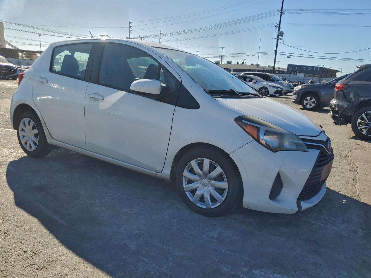 2015 TOYOTA YARIS photo 4