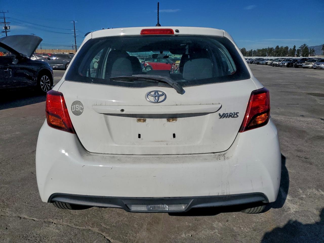 2015 TOYOTA YARIS photo 6