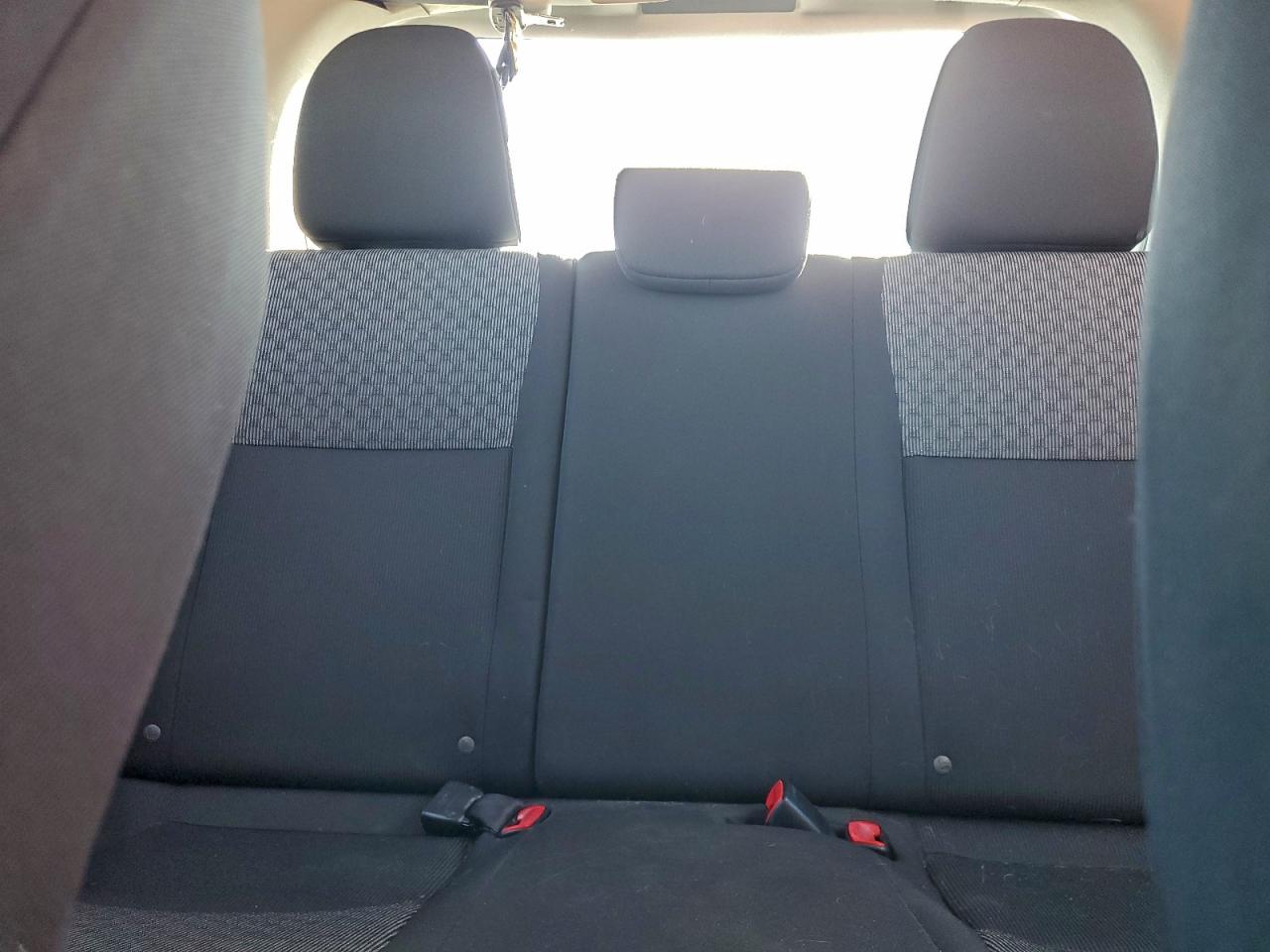 2015 TOYOTA YARIS photo 10