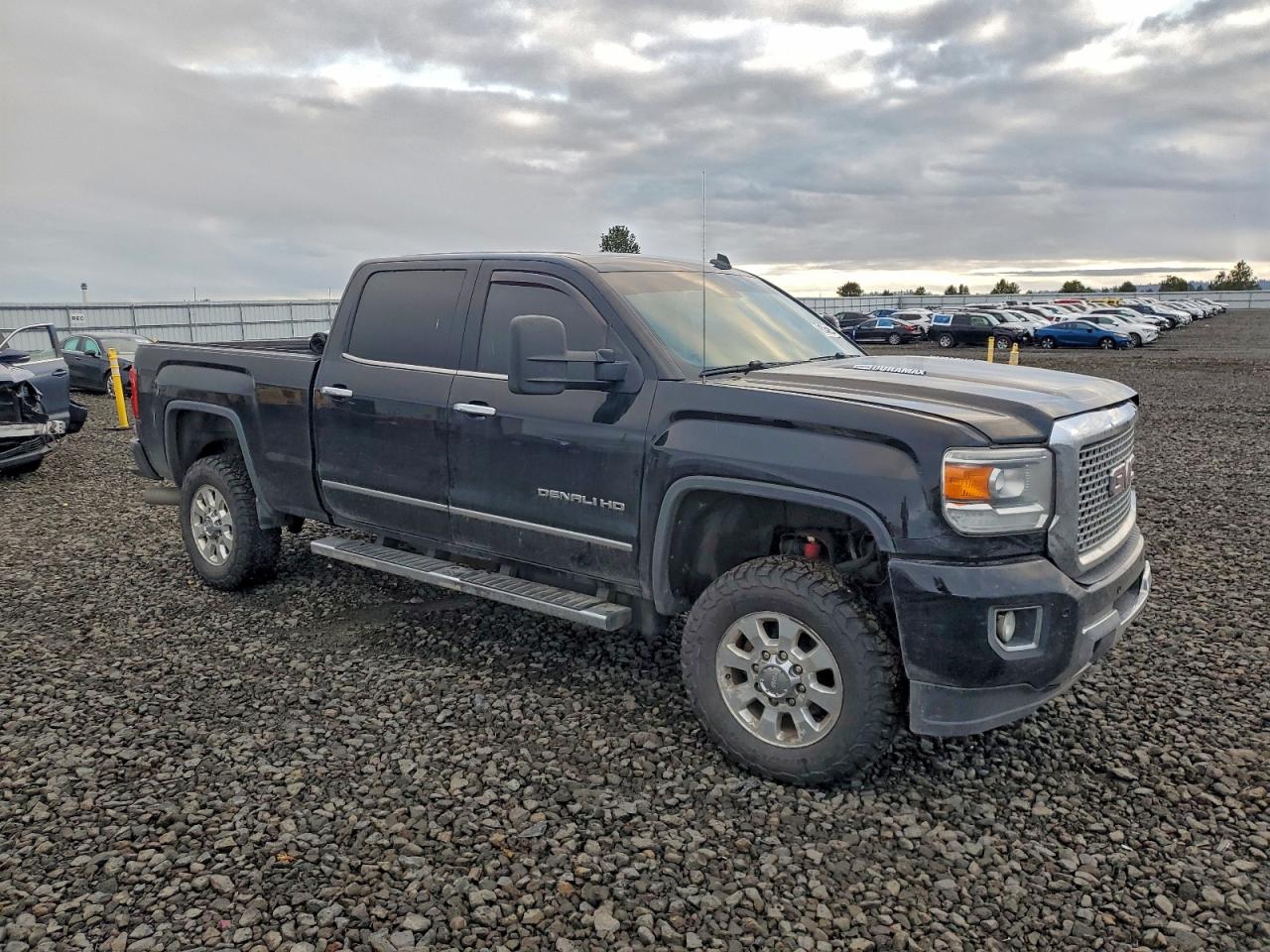 2015 GMC SIERRA K2500 DENALI photo 4