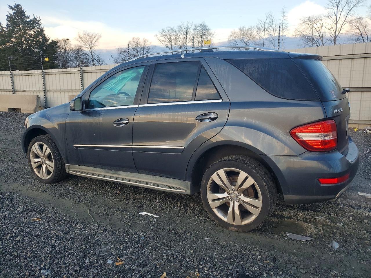 2011 MERCEDES-BENZ ML 350 4MATIC photo 3