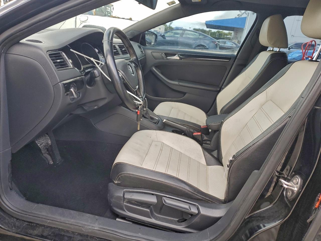 2015 VOLKSWAGEN JETTA SE photo 13