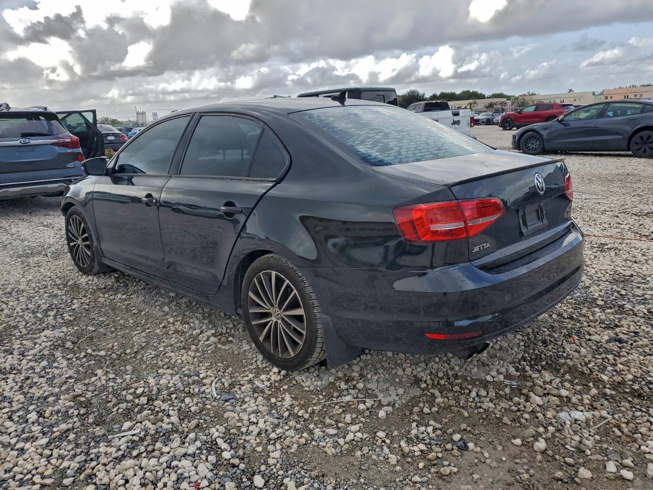 2015 VOLKSWAGEN JETTA SE photo 3