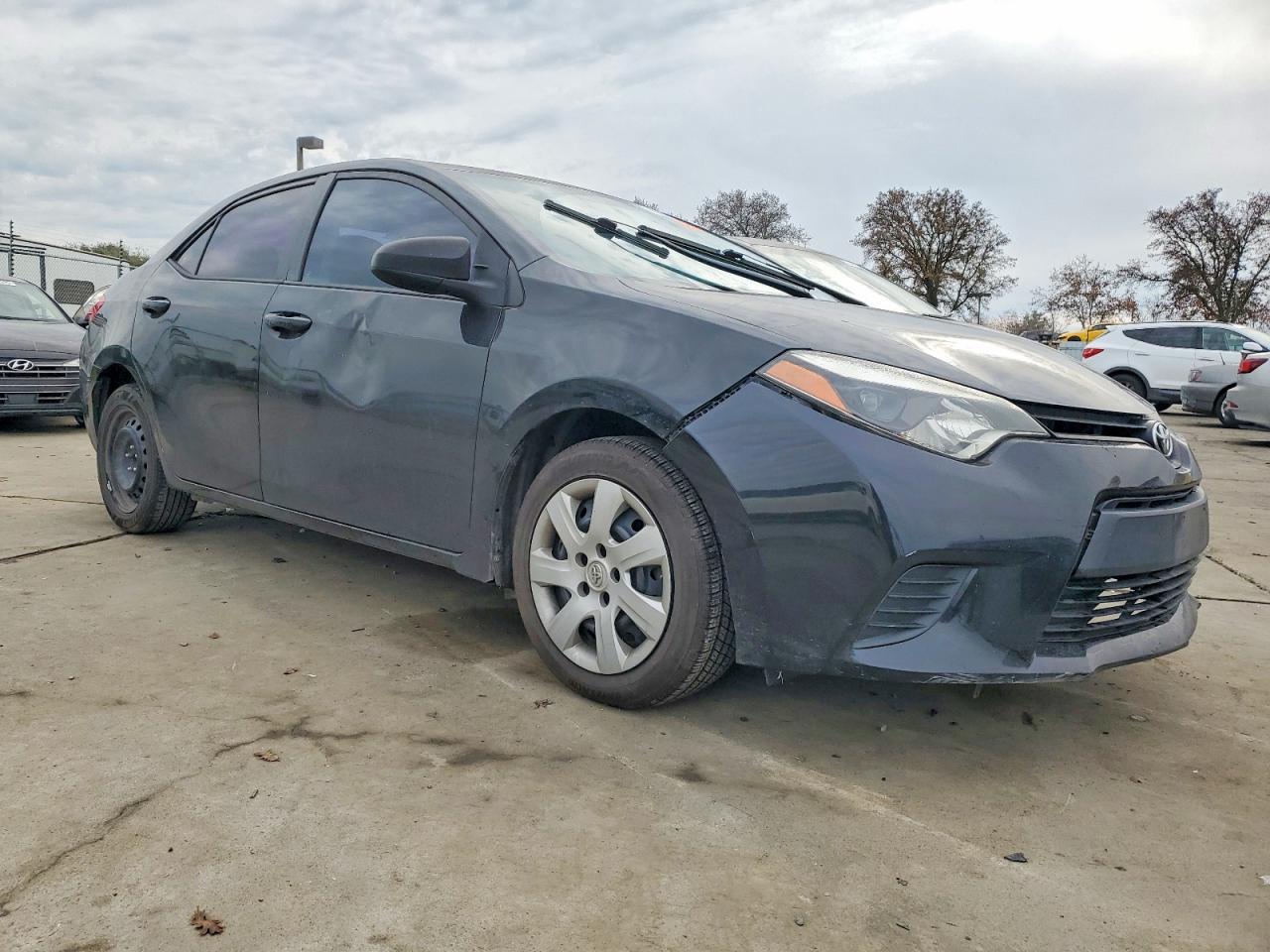 2014 TOYOTA COROLLA LE photo 4