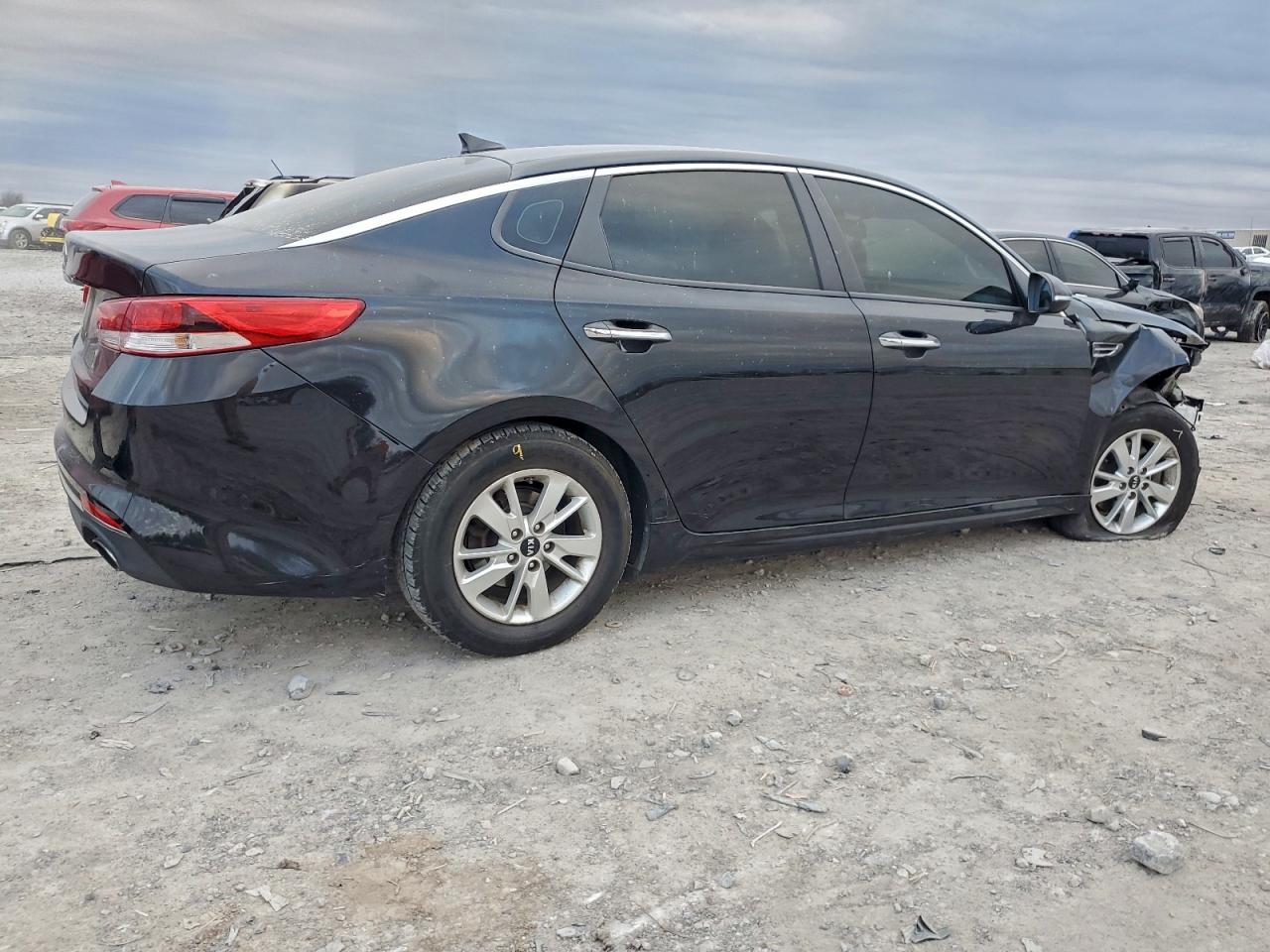 2018 KIA OPTIMA LX photo 5