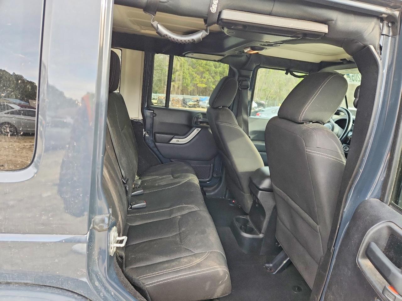 2016 JEEP WRANGLER UNLIMITED SAHARA photo 11