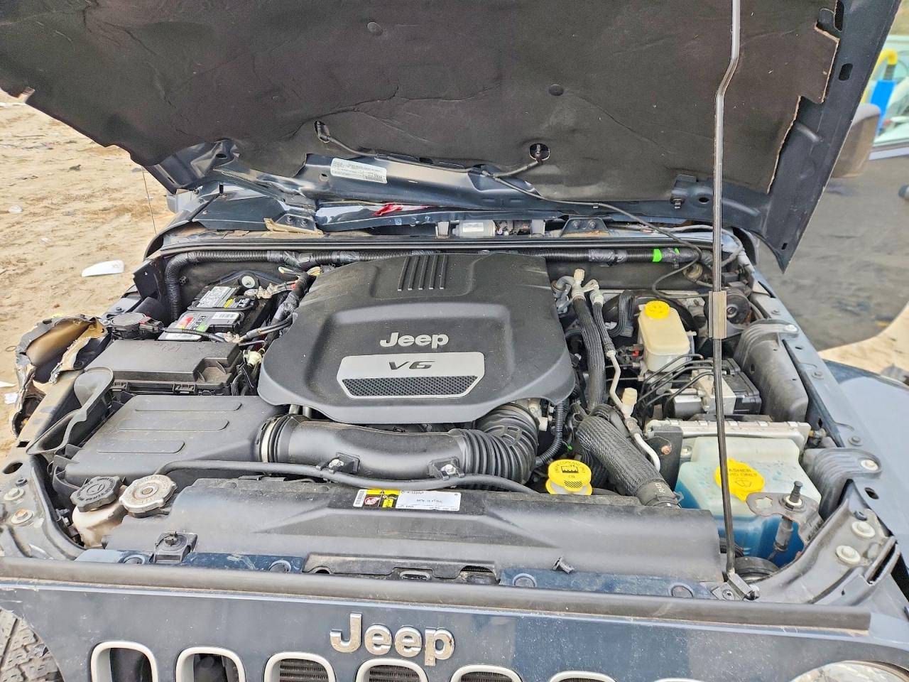 2016 JEEP WRANGLER UNLIMITED SAHARA photo 12