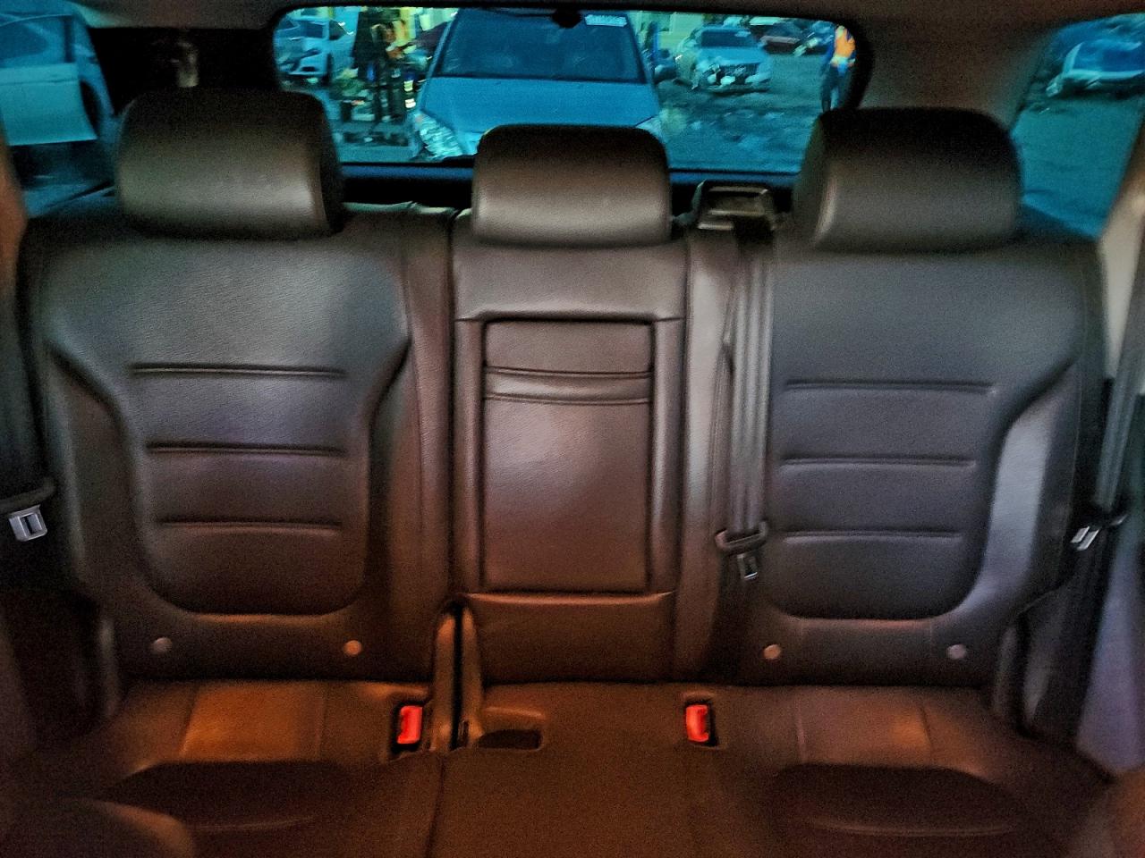 2011 VOLKSWAGEN TOUAREG V6 TDI photo 10