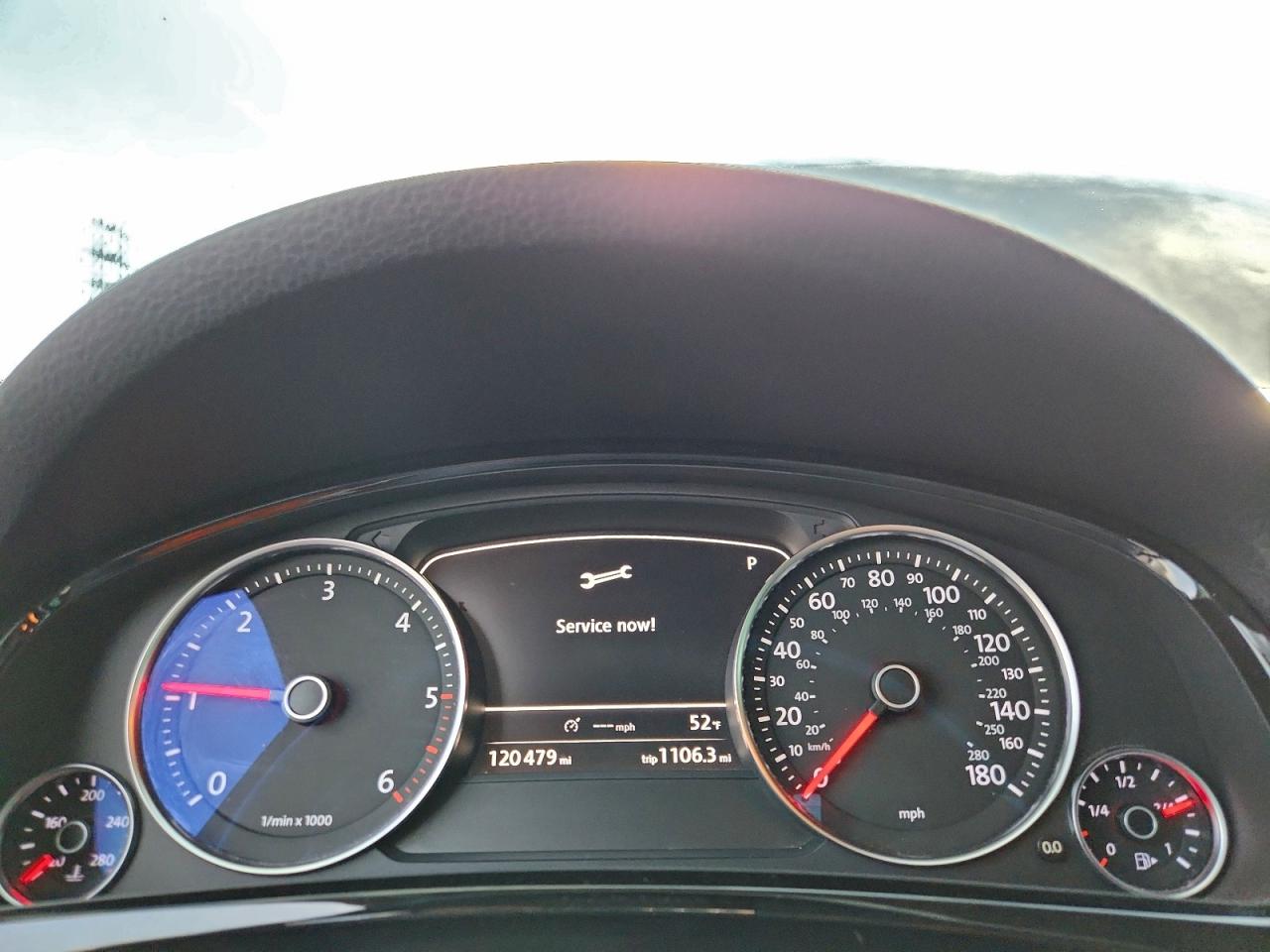 2011 VOLKSWAGEN TOUAREG V6 TDI photo 9
