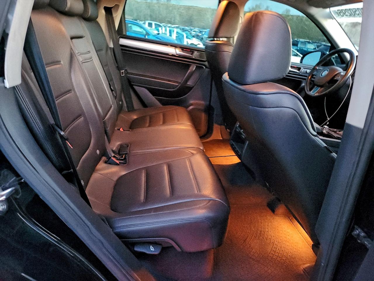 2011 VOLKSWAGEN TOUAREG V6 TDI photo 11