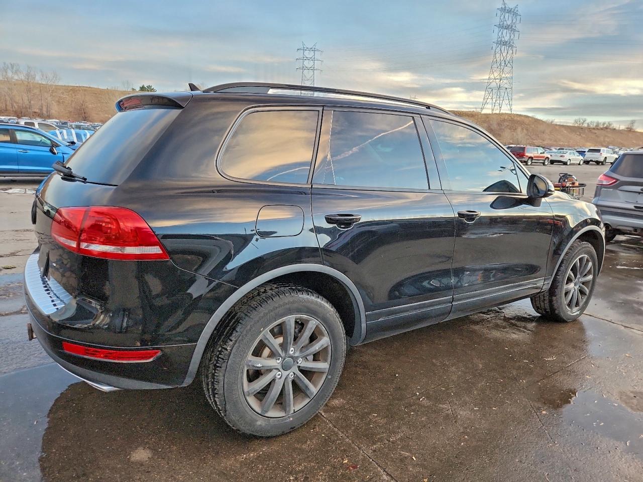 2011 VOLKSWAGEN TOUAREG V6 TDI photo 3