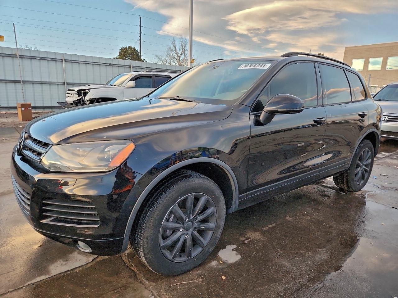 2011 VOLKSWAGEN TOUAREG