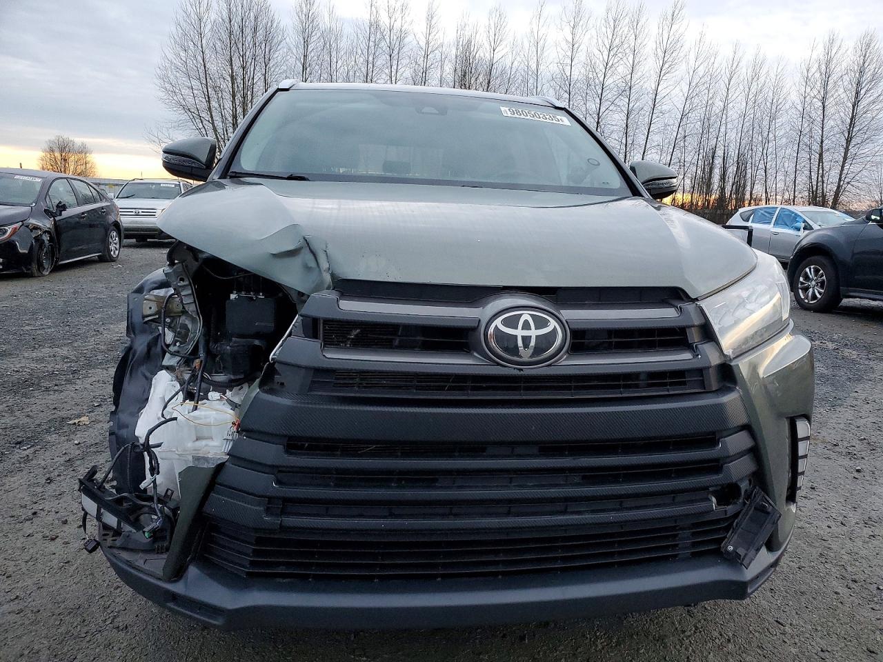 2018 TOYOTA HIGHLANDER SE photo 5