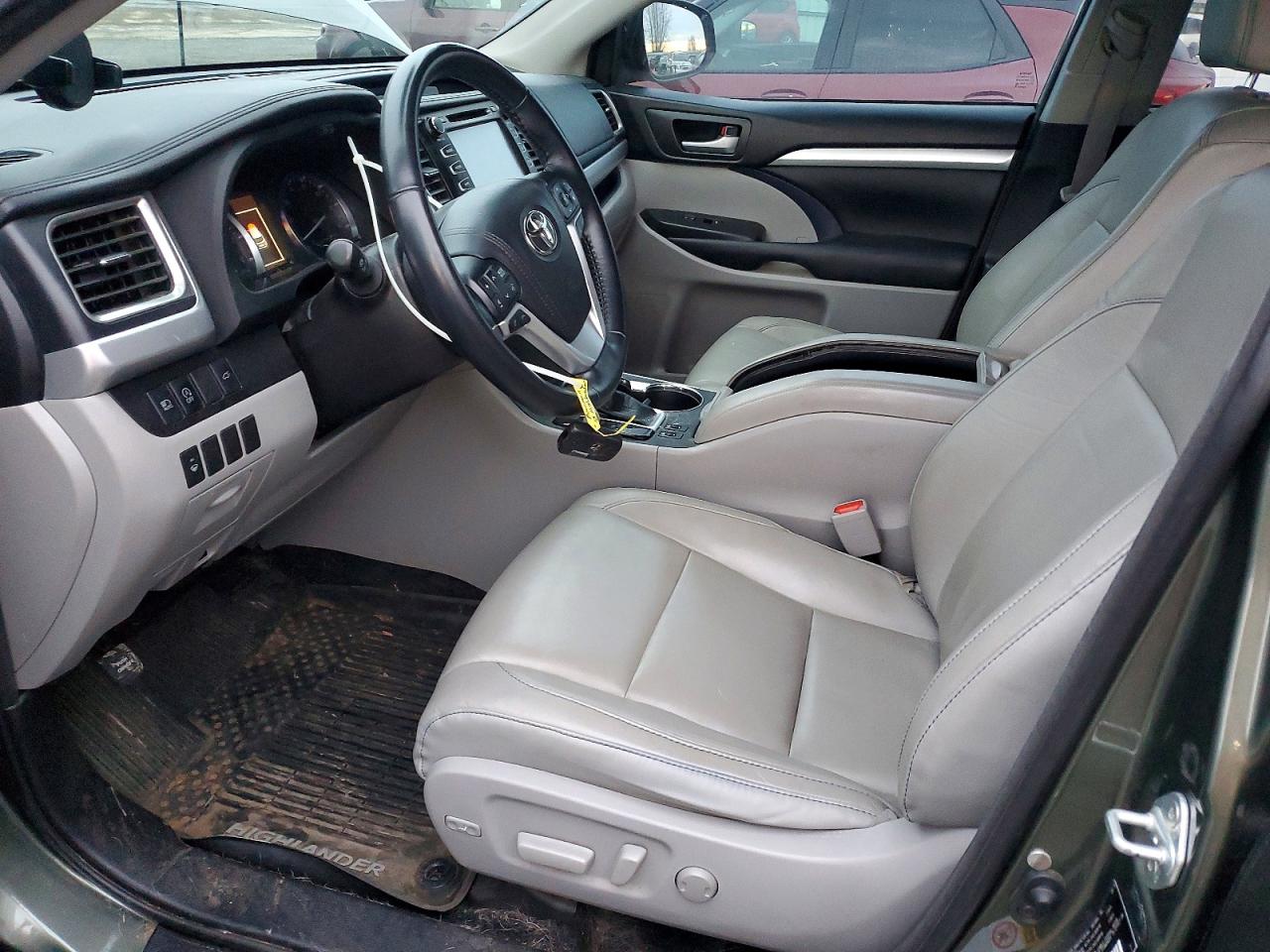 2018 TOYOTA HIGHLANDER SE photo 7