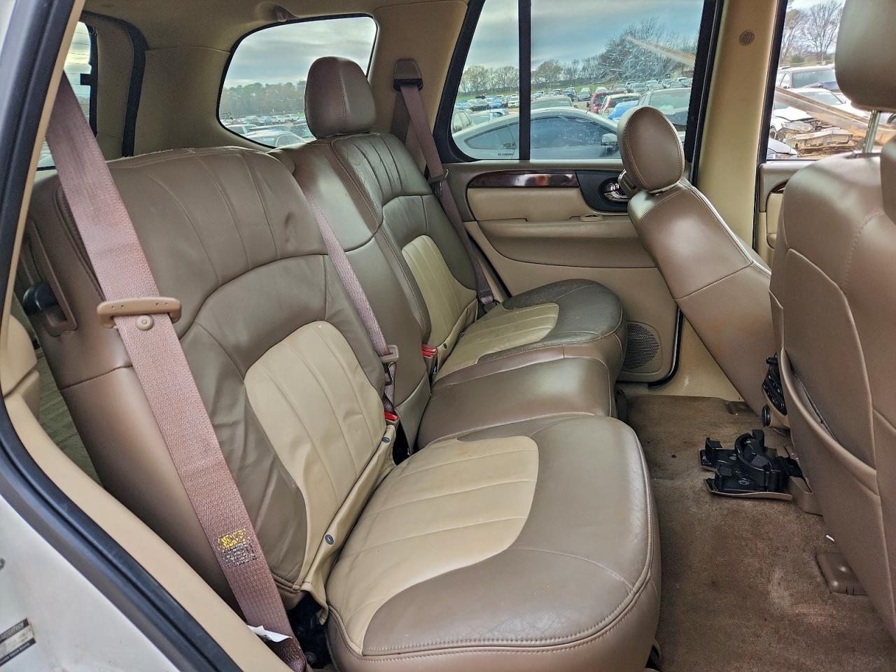 2004 GMC ENVOY photo 11