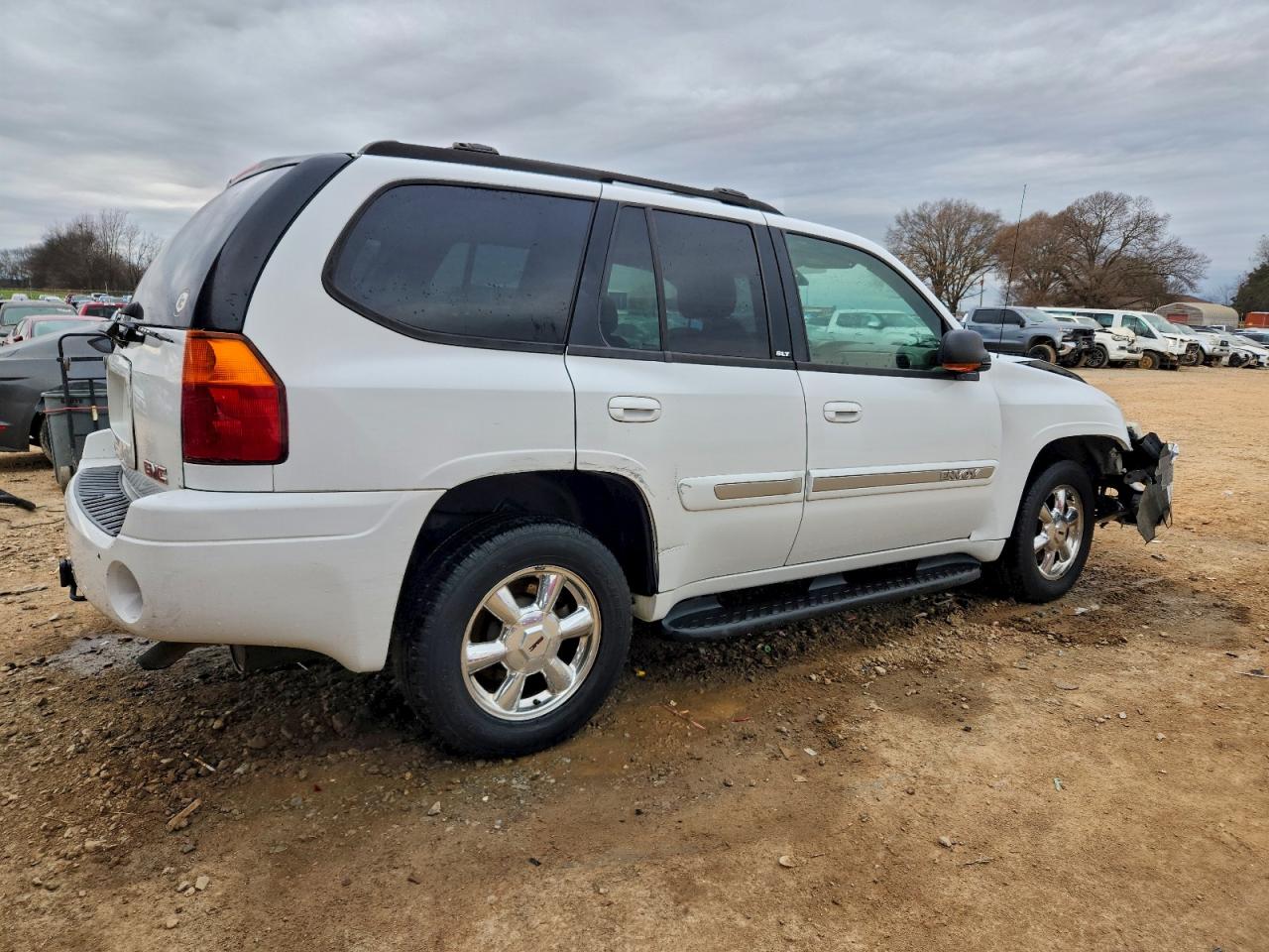 2004 GMC ENVOY photo 3