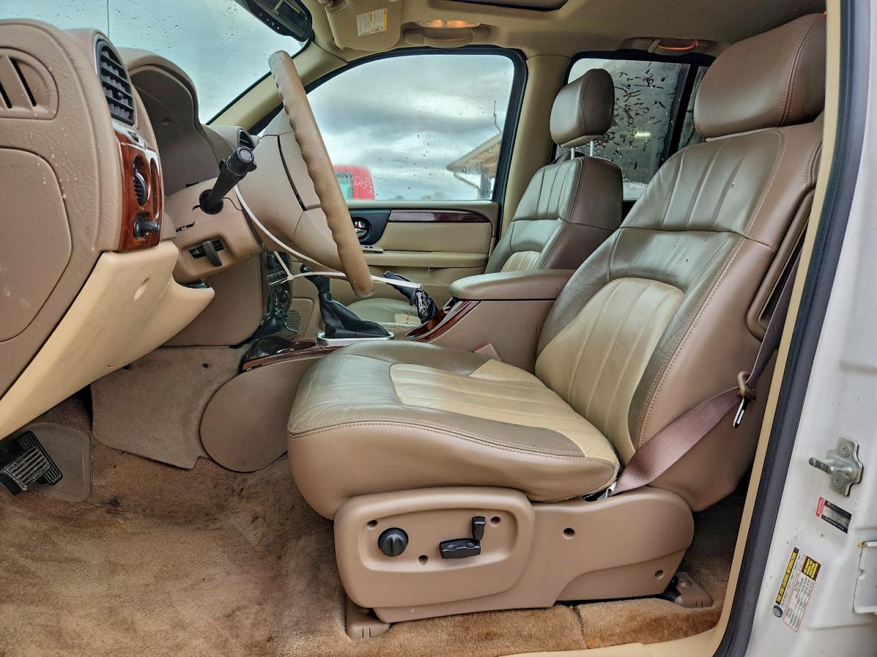 2004 GMC ENVOY photo 7