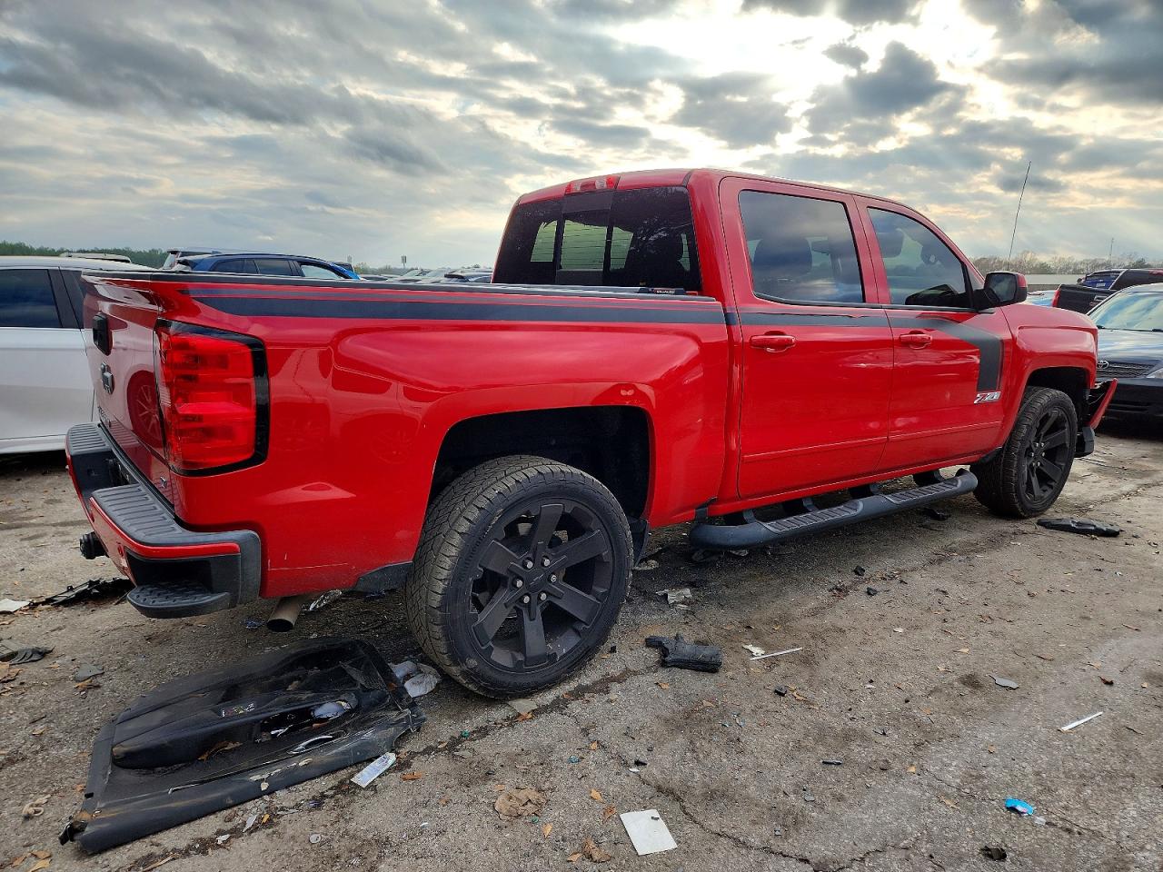 2017 CHEVROLET SILVERADO K1500 LT photo 3