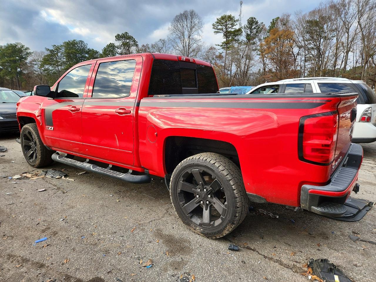 2017 CHEVROLET SILVERADO K1500 LT photo 2