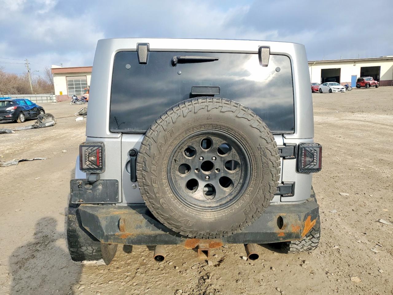 2013 JEEP WRANGLER UNLIMITED SAHARA photo 6