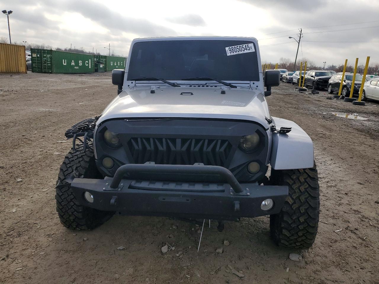2013 JEEP WRANGLER UNLIMITED SAHARA photo 5
