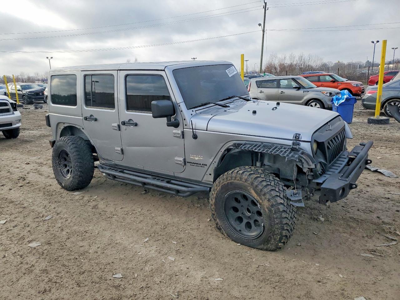 2013 JEEP WRANGLER UNLIMITED SAHARA photo 4