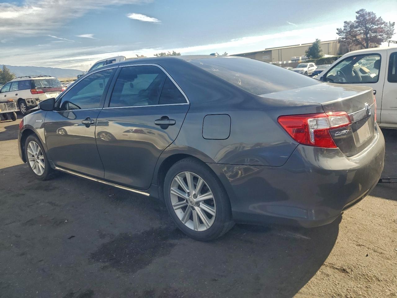 2012 TOYOTA CAMRY HYBRID photo 2
