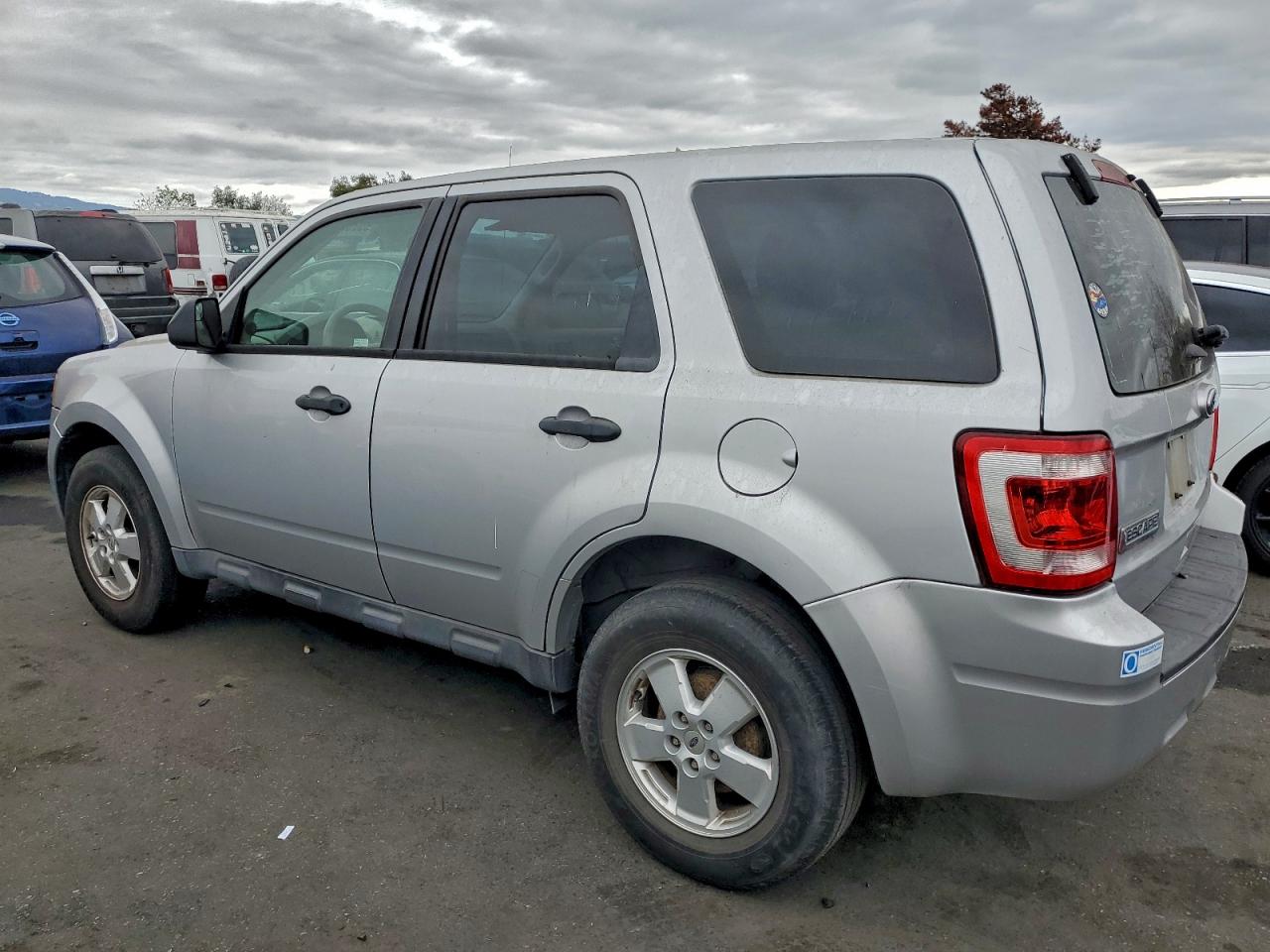 2012 FORD ESCAPE XLS photo 2