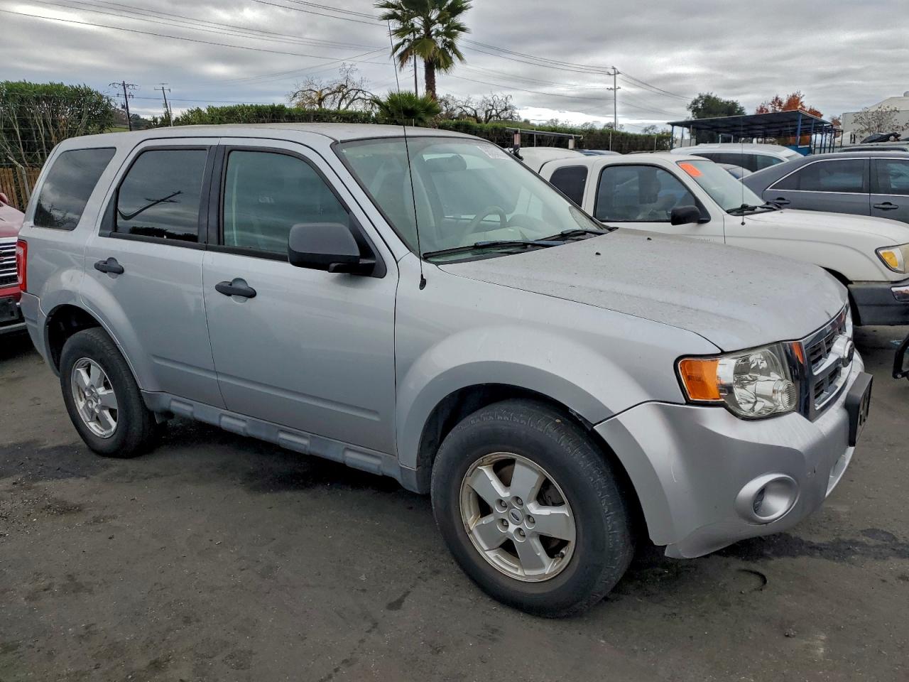 2012 FORD ESCAPE XLS photo 4