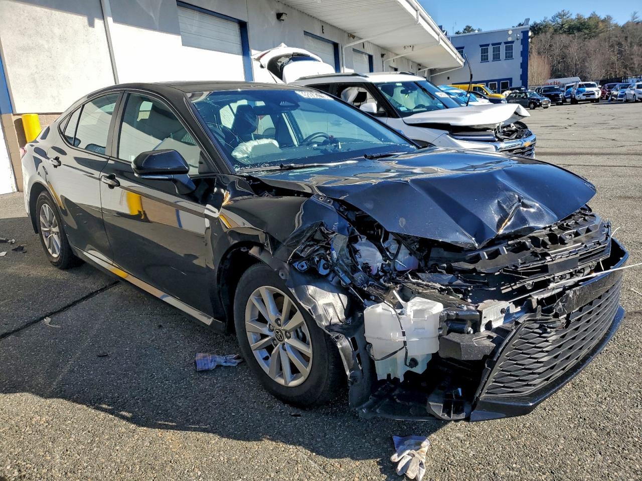 2025 TOYOTA CAMRY LE photo 4