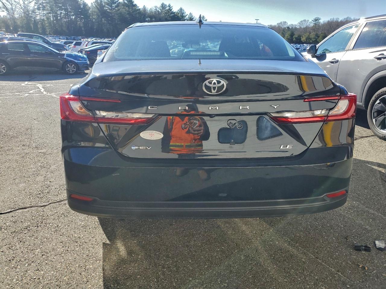 2025 TOYOTA CAMRY LE photo 6