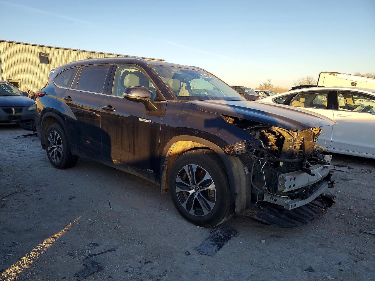 2021 TOYOTA HIGHLANDER HYBRID XLE photo 4