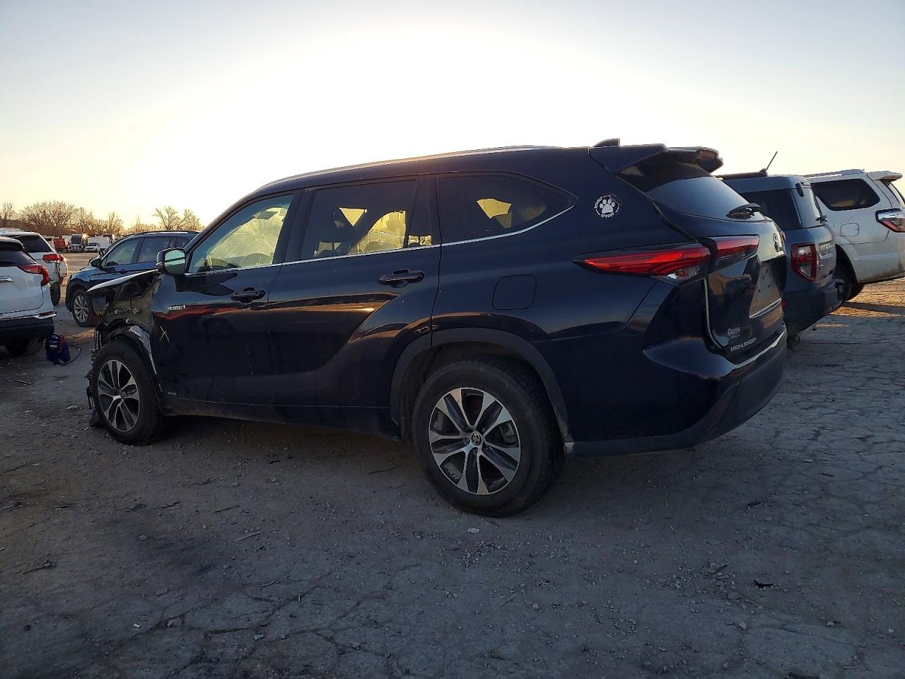 2021 TOYOTA HIGHLANDER HYBRID XLE photo 2