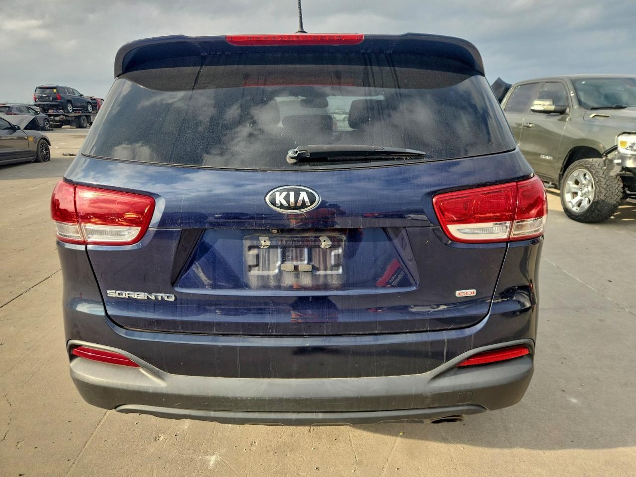 2016 KIA SORENTO LX photo 6