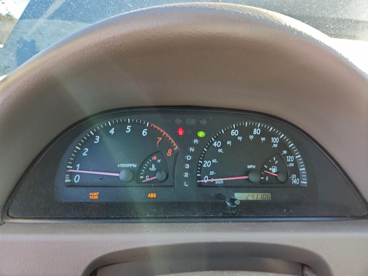 2004 TOYOTA CAMRY LE photo 9