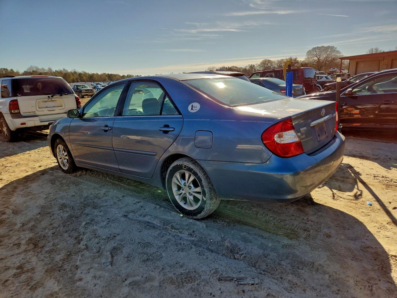 2004 TOYOTA CAMRY LE photo 2