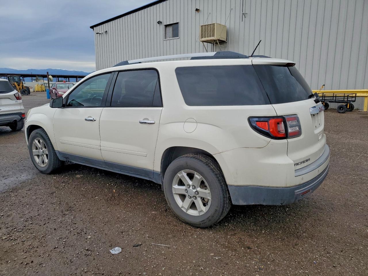 2014 GMC ACADIA SLE photo 2