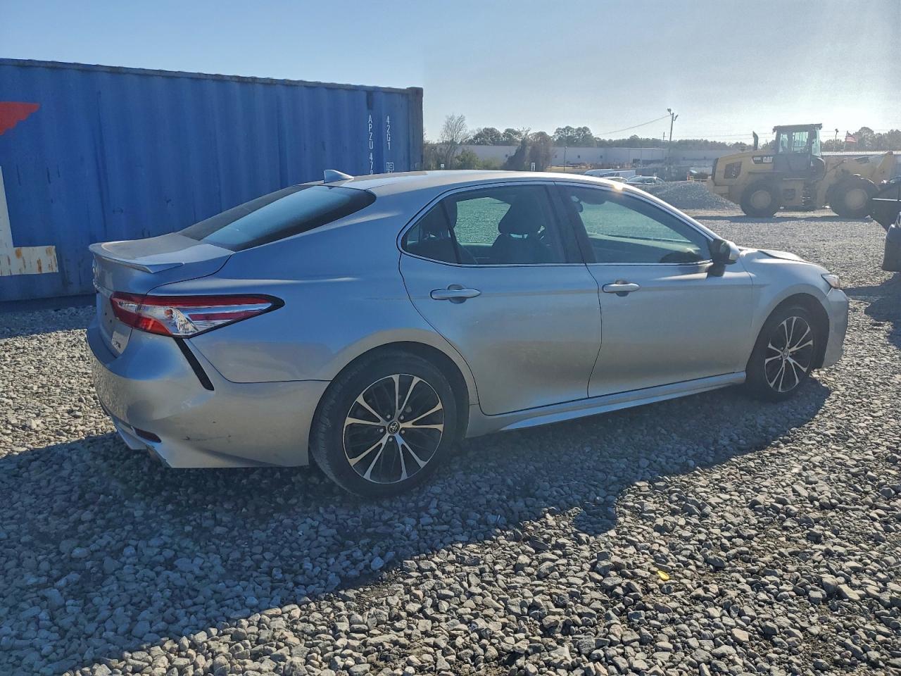 2020 TOYOTA CAMRY SE photo 3