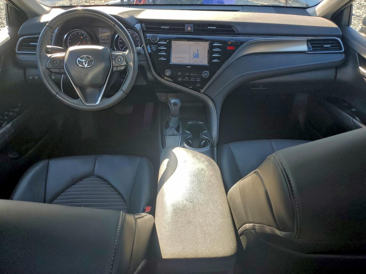 2020 TOYOTA CAMRY SE photo 8