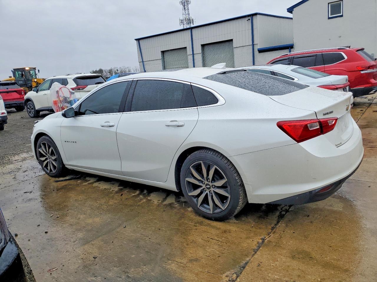 2017 CHEVROLET MALIBU LT photo 2