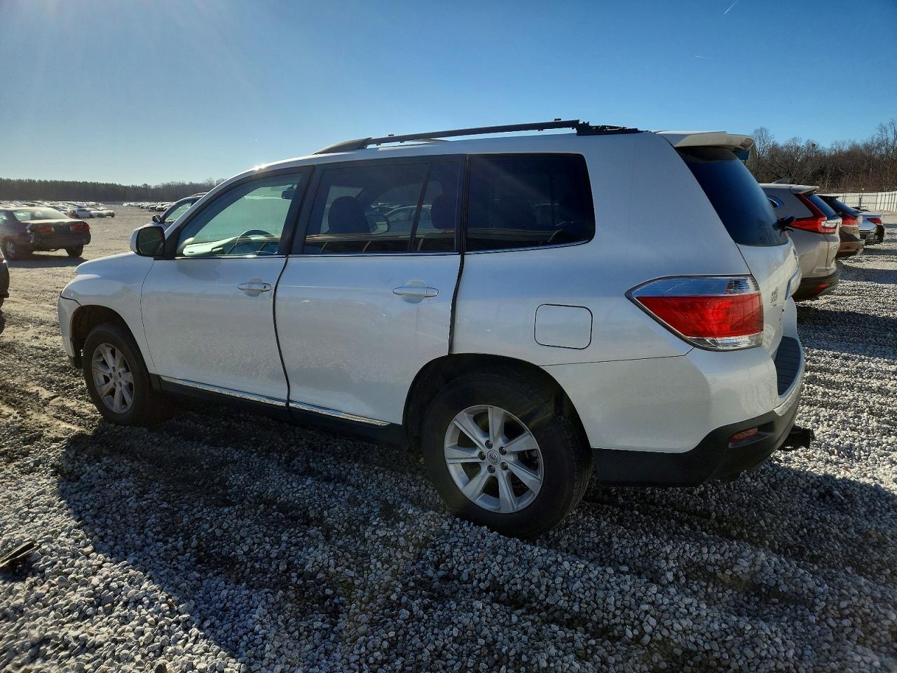 2013 TOYOTA HIGHLANDER BASE photo 2