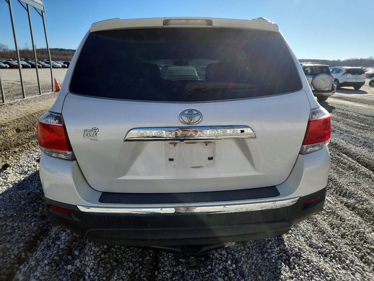 2013 TOYOTA HIGHLANDER BASE photo 6