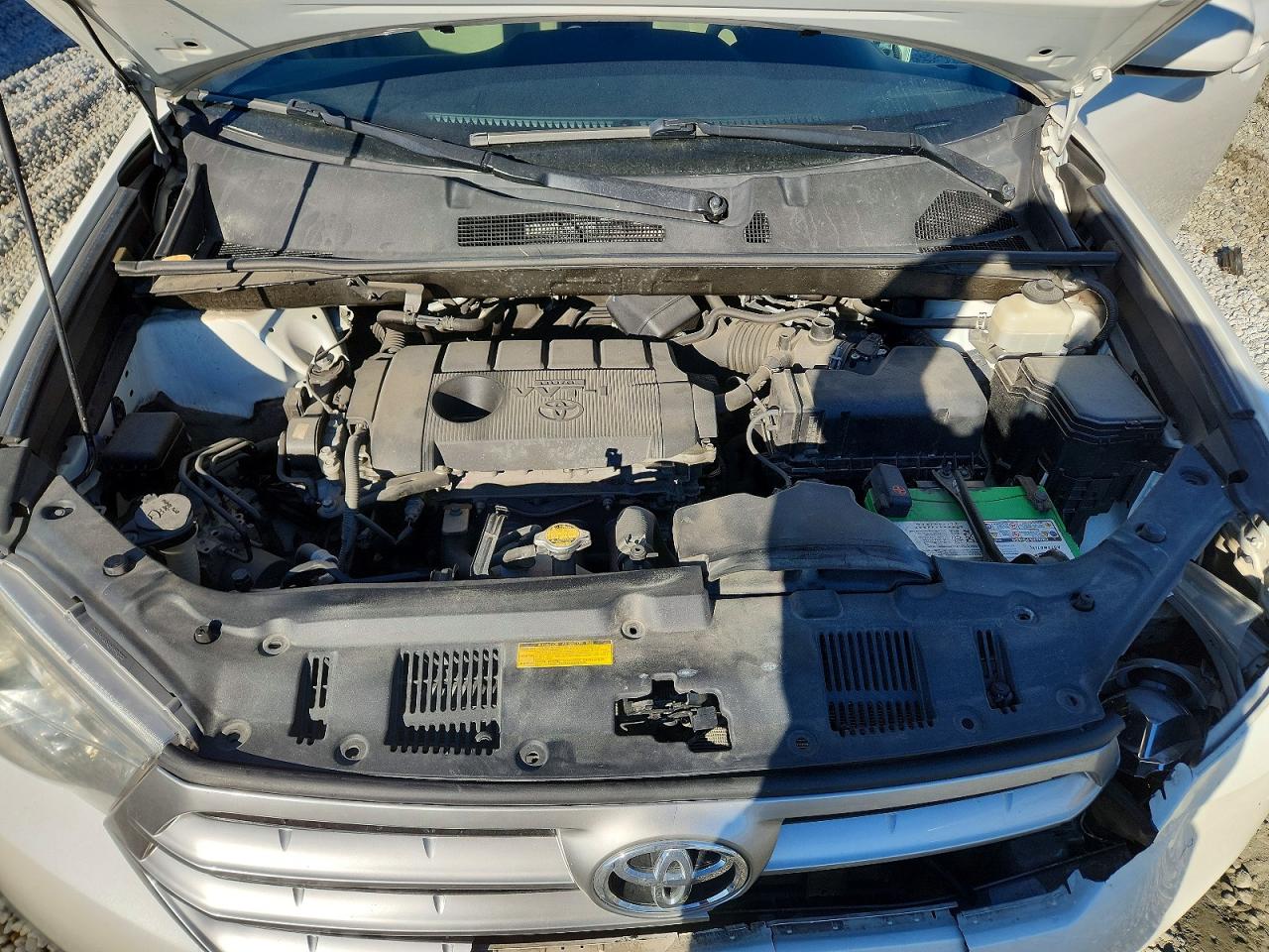 2013 TOYOTA HIGHLANDER BASE photo 12