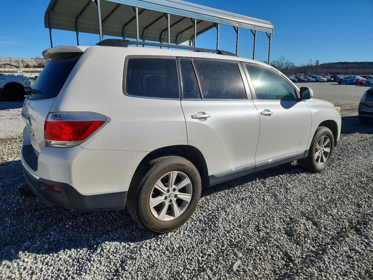 2013 TOYOTA HIGHLANDER BASE photo 3