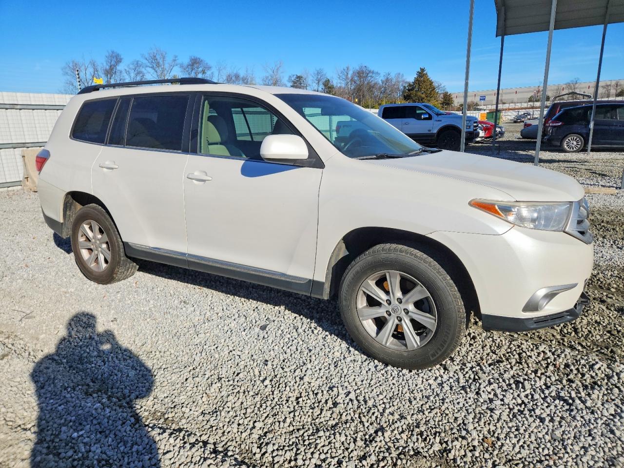 2013 TOYOTA HIGHLANDER BASE photo 4