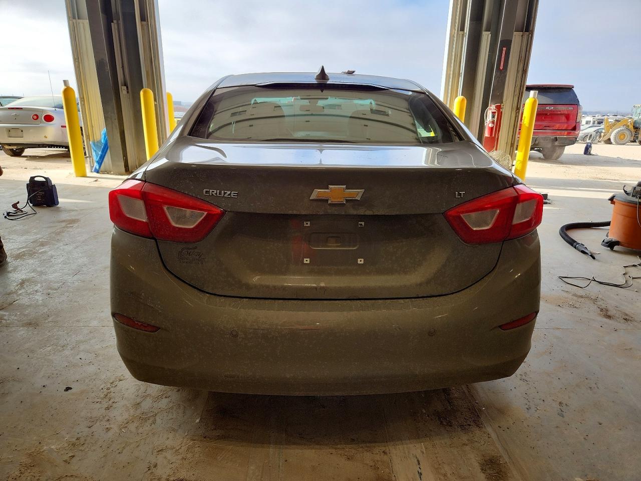 2017 CHEVROLET CRUZE LT photo 6