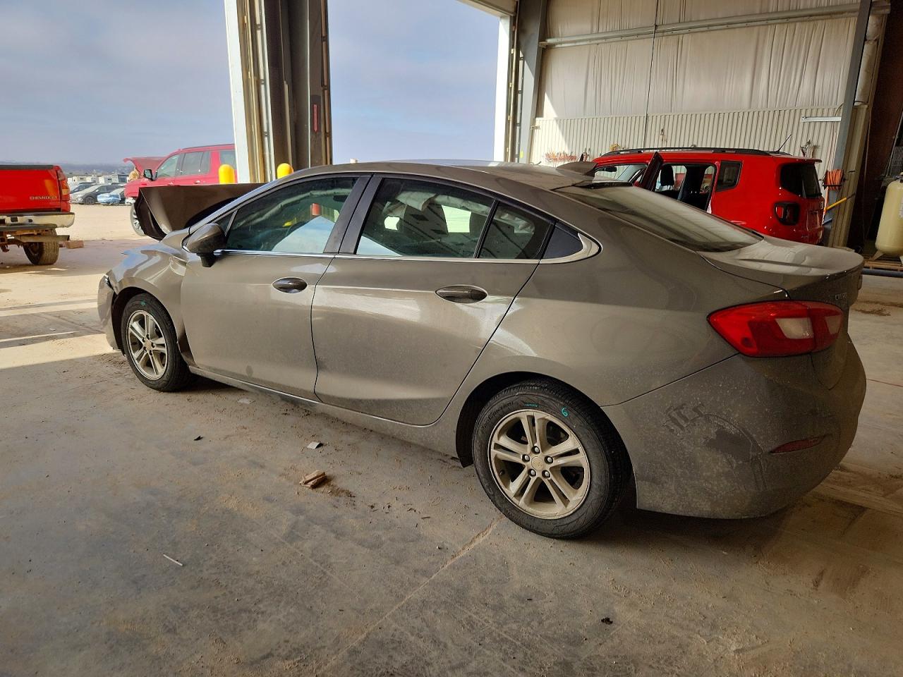 2017 CHEVROLET CRUZE LT photo 2